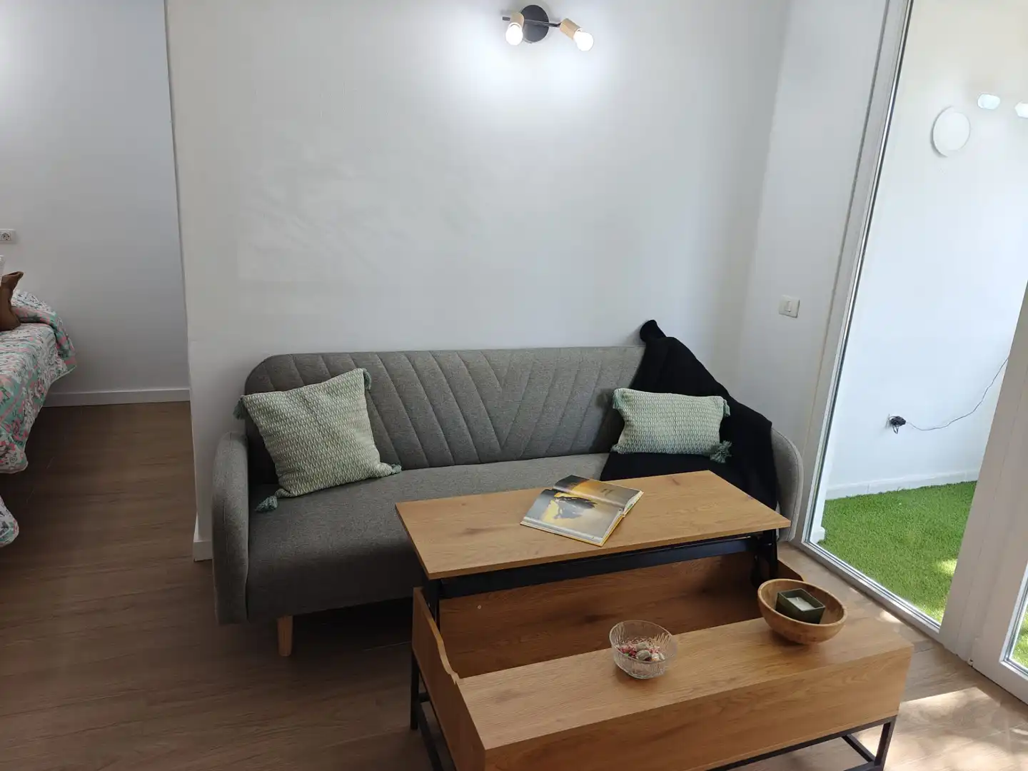 Sala d'estar de Estudi en venda en San Miguel de Abona amb Parquet, Terrassa i Moblat