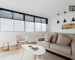 Living room of Flat to rent in  Barcelona Capital  with Air Conditioner, Heating and Furnished