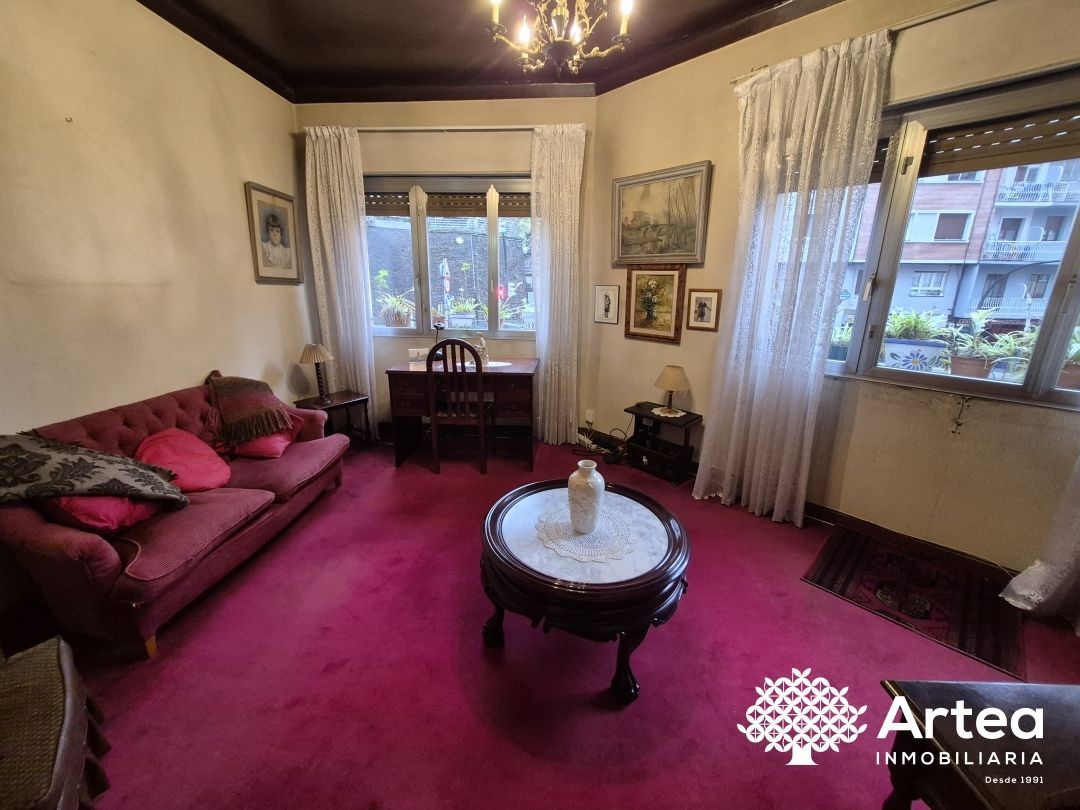 Sala d'estar de Pis en venda en Bilbao  amb Calefacció