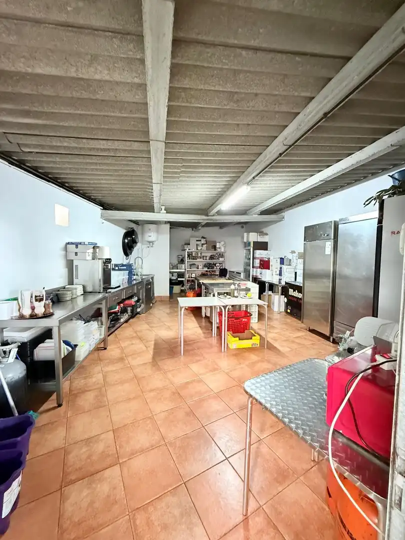 Cocina de Casa o chalet en venta en Oleiros con Calefacción y Jardín privado