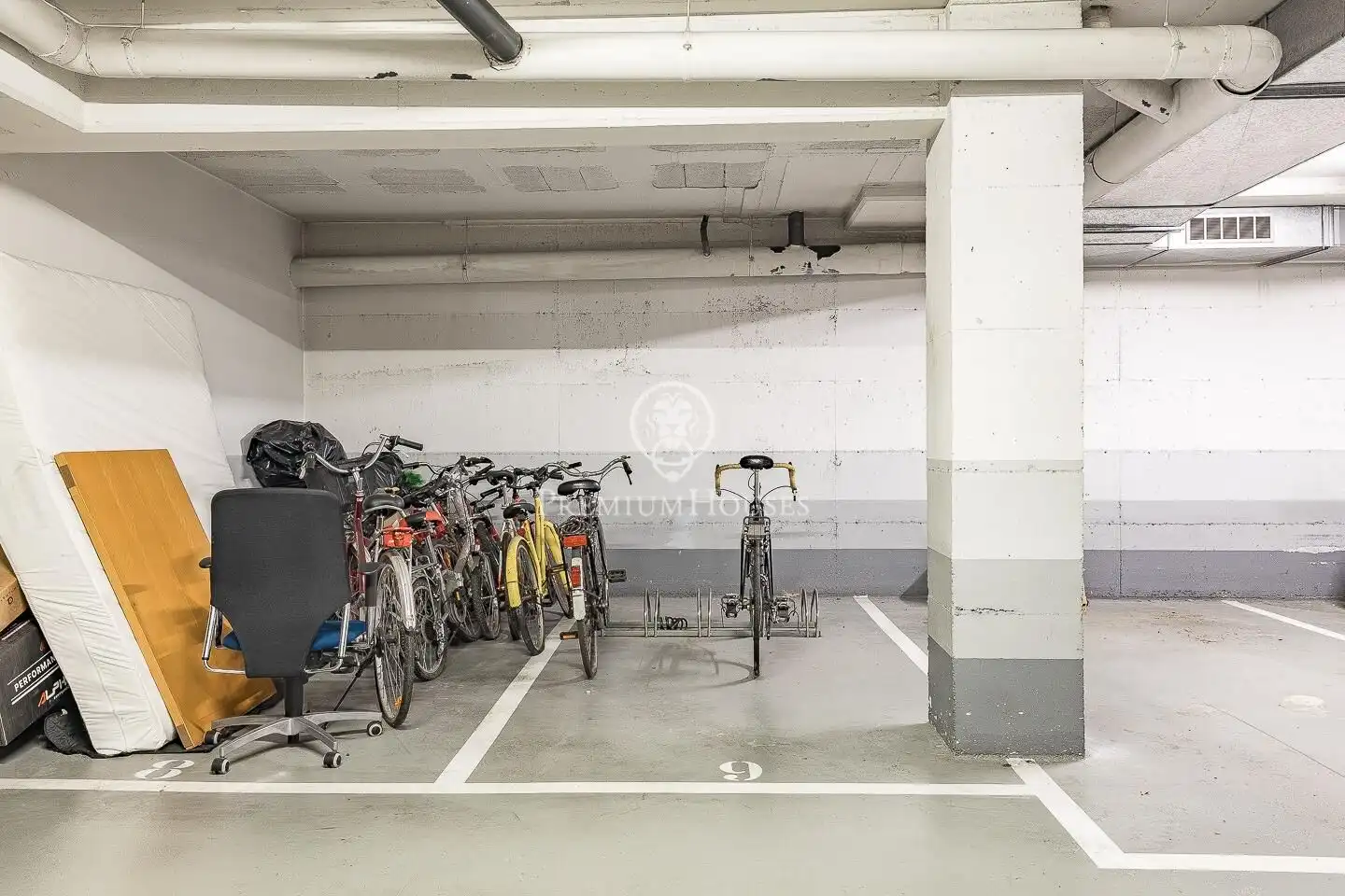 Parking of Flat for sale in Esplugues de Llobregat  with Air Conditioner, Heating and Private garden