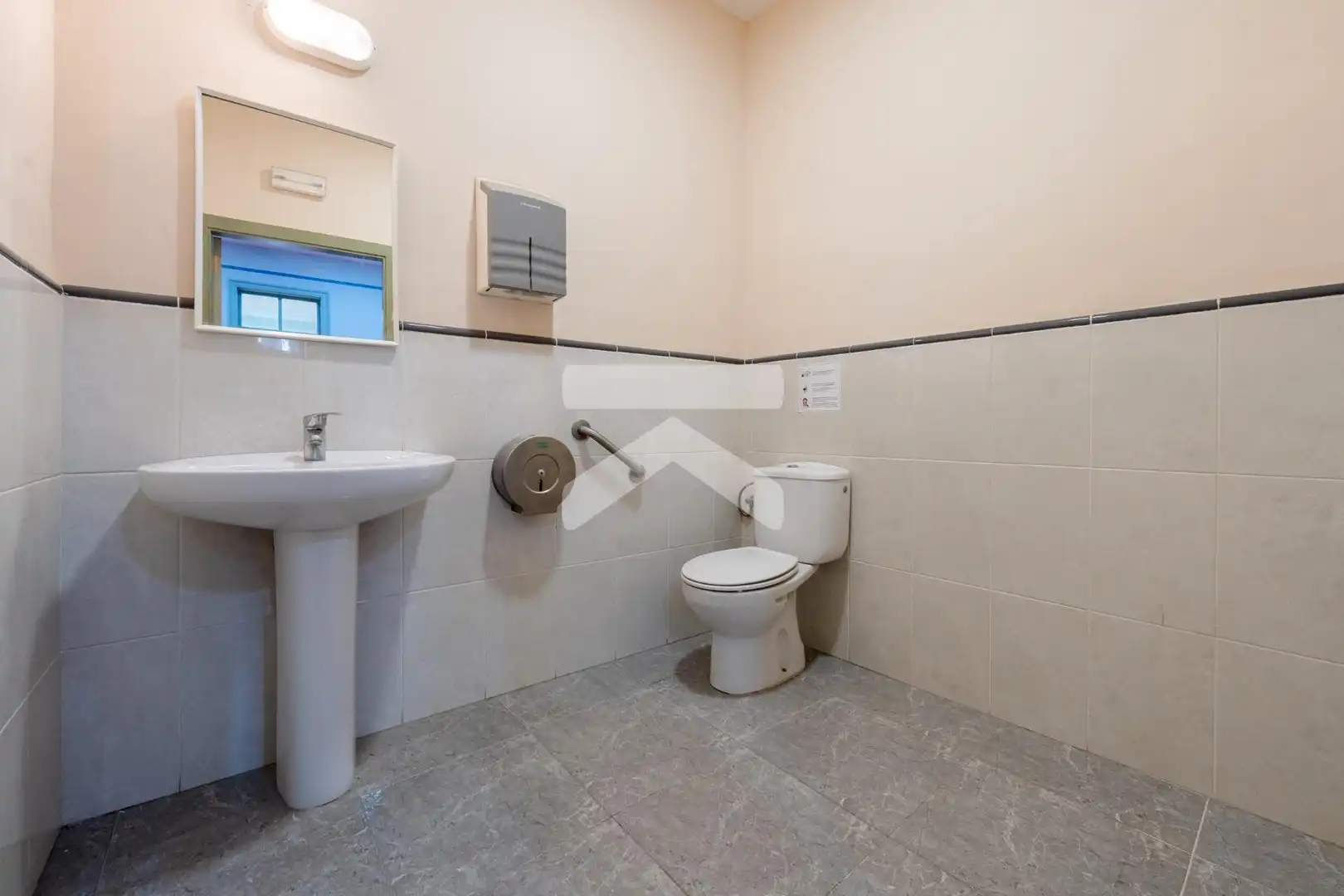 Bathroom of Buildings for sale in Tortosa