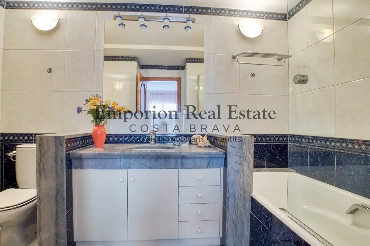 Bathroom of Flat for rent in Palamós  with Air Conditioner, Terrace and Furnished