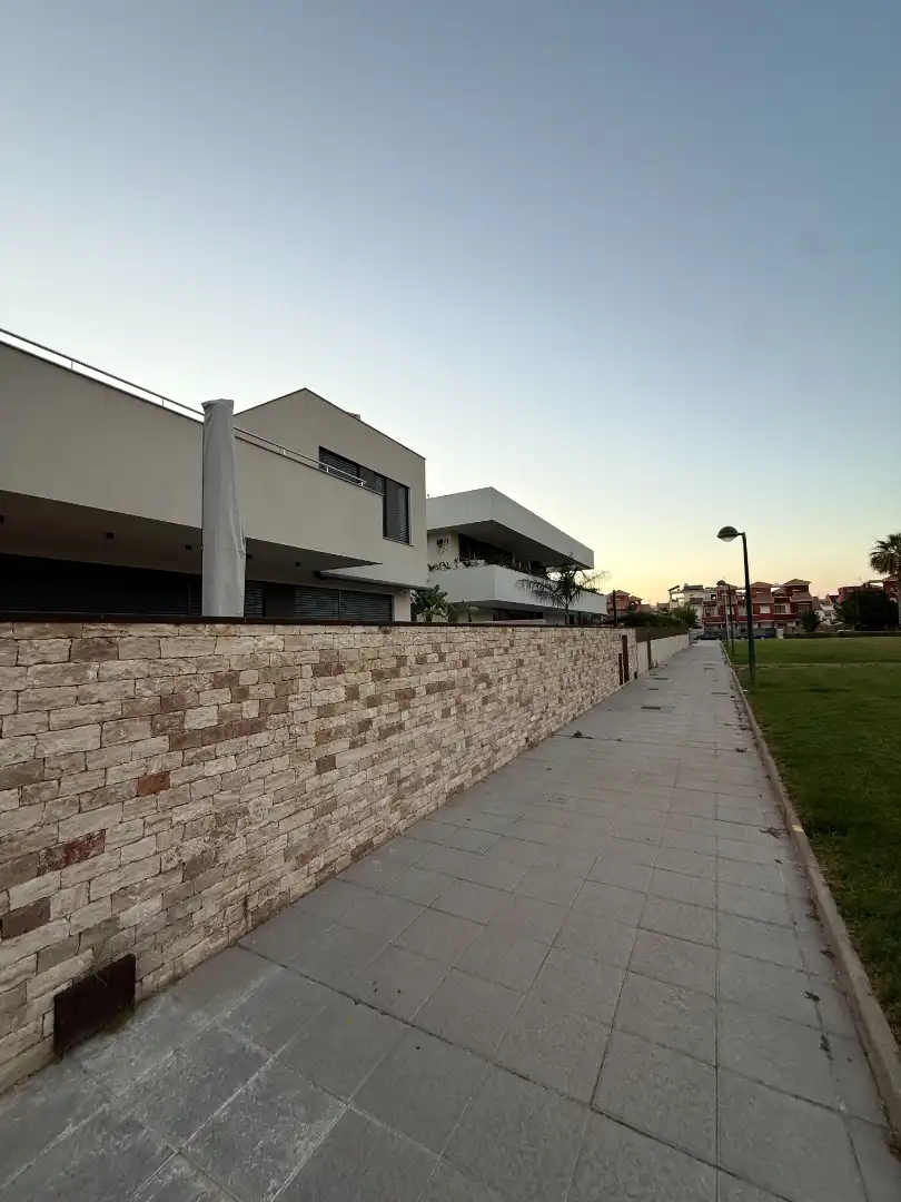 Vista exterior de Casa o chalet en venta en Pilar de la Horadada con Aire acondicionado, Jardín privado y Terraza