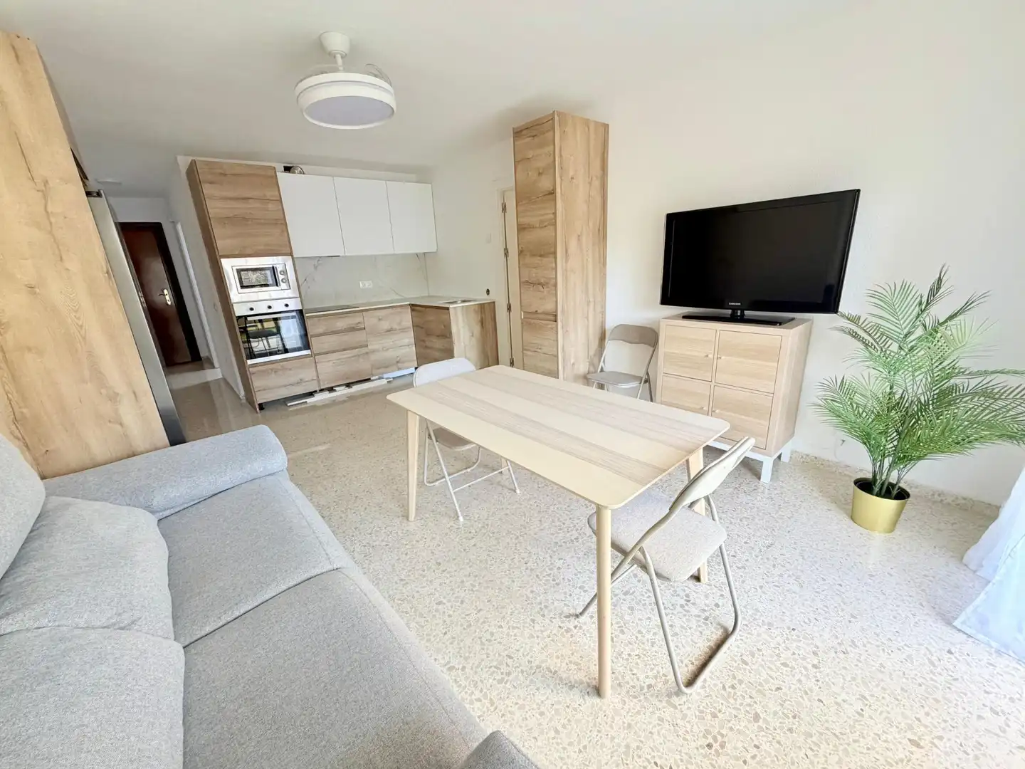 Living room of Flat for share in Málaga  with Terrace and Furnished