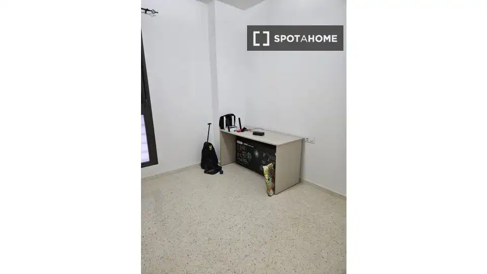 Habitación de Piso de alquiler en Sevilla con Aire acondicionado, Calefacción y Amueblado