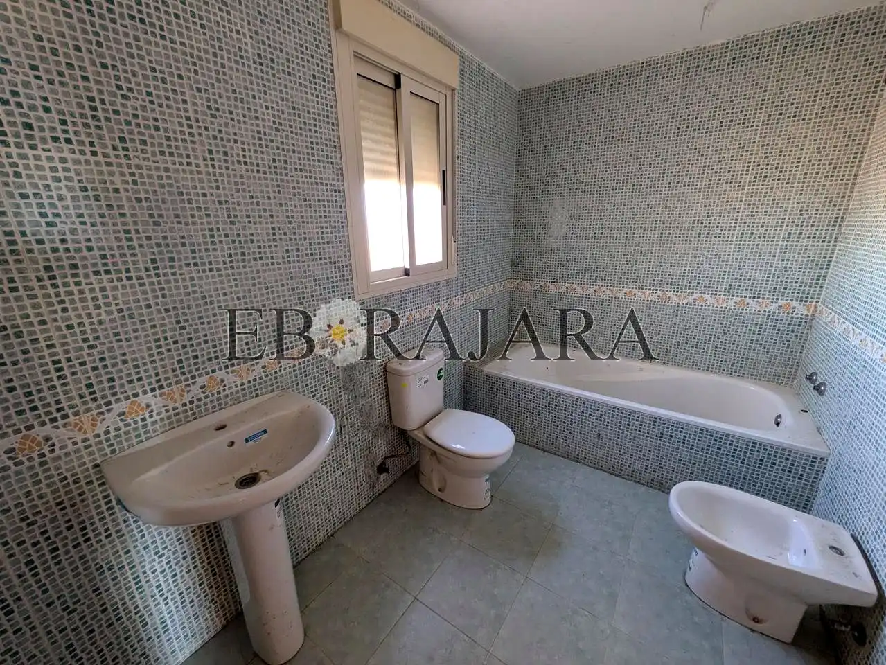 Baño de Casa adosada en venta en Lucillos con Jardín privado y Terraza
