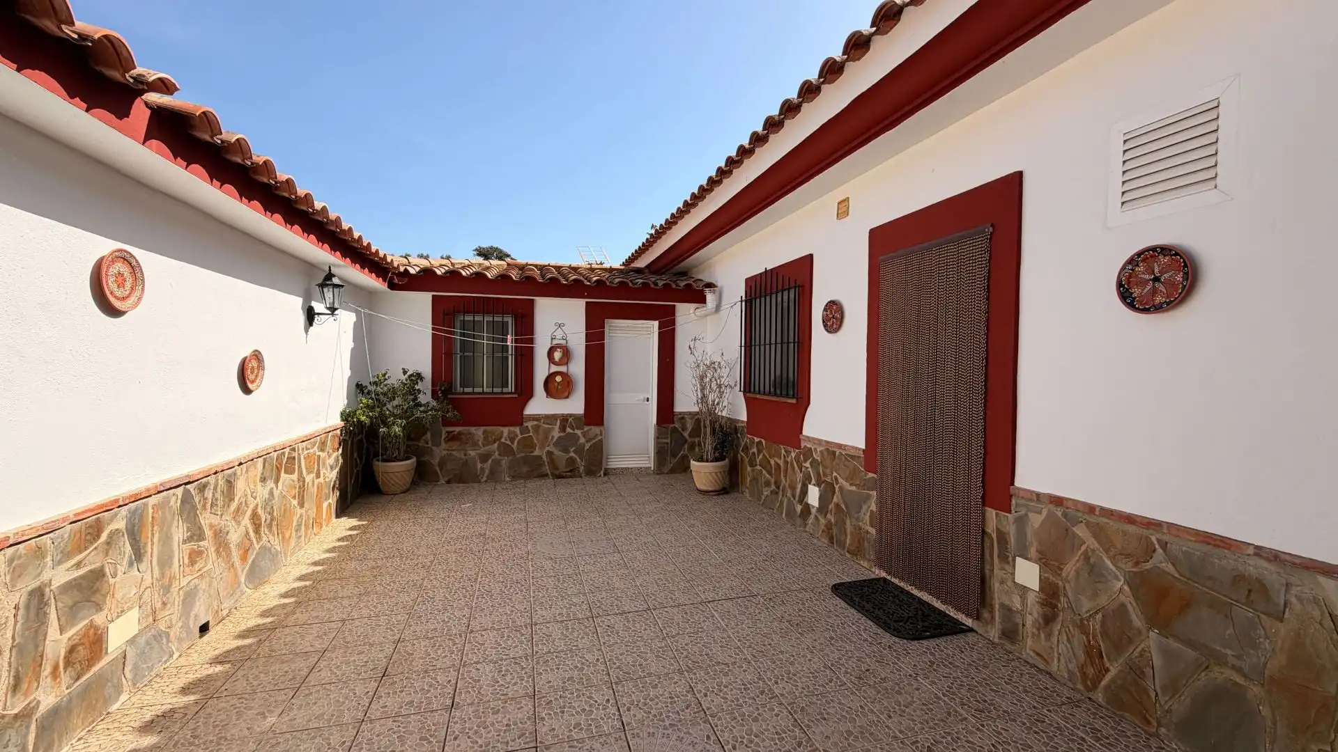 Vista exterior de Finca rústica en venda en Almogía amb Aire condicionat i Piscina