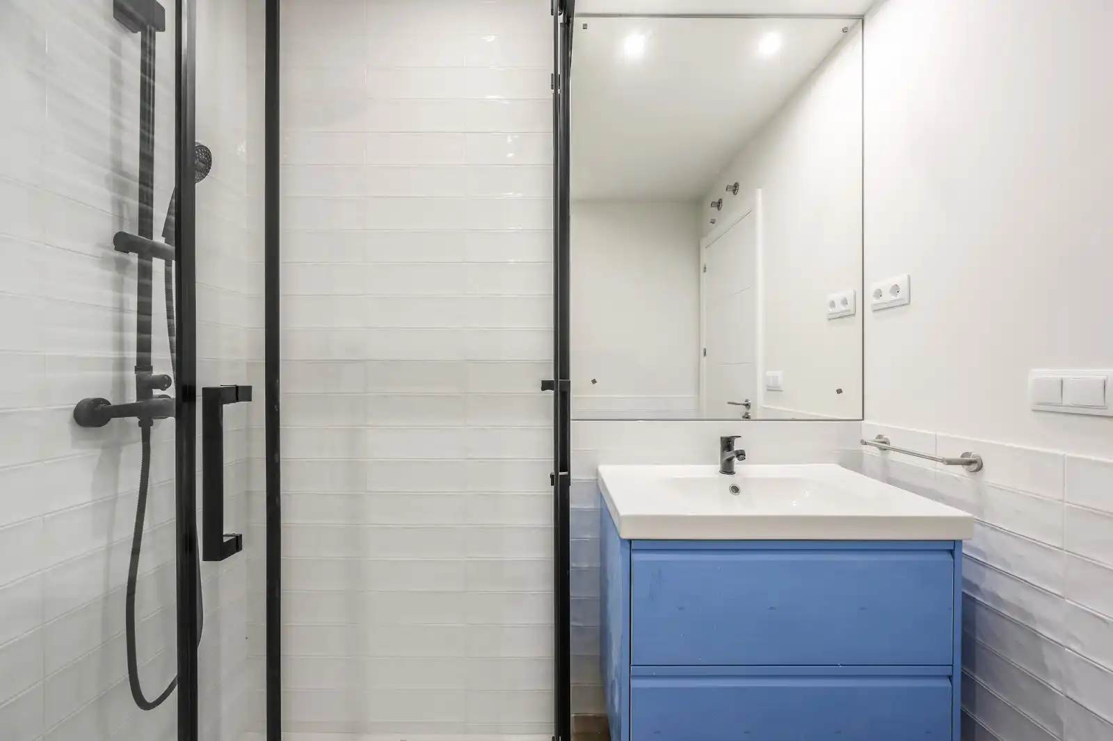 Bathroom of Flat for sale in Madrid  with Heating, Oven and Washing machine
