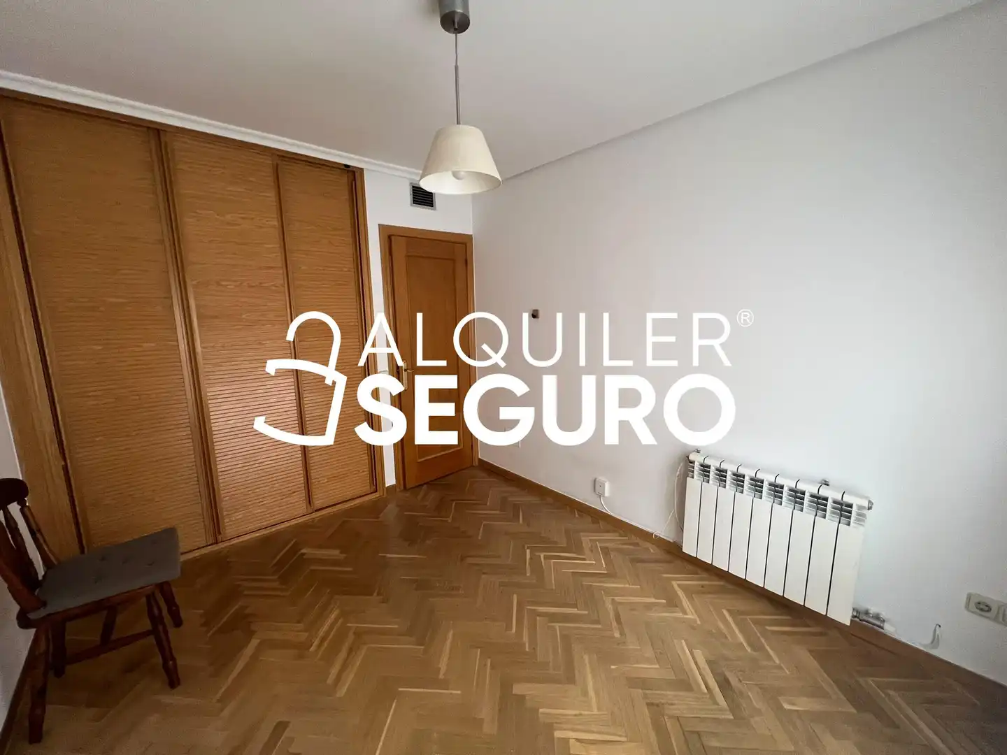 Bedroom of Flat for rent in Madrid  with Air Conditioner, Heating and Swimming Pool