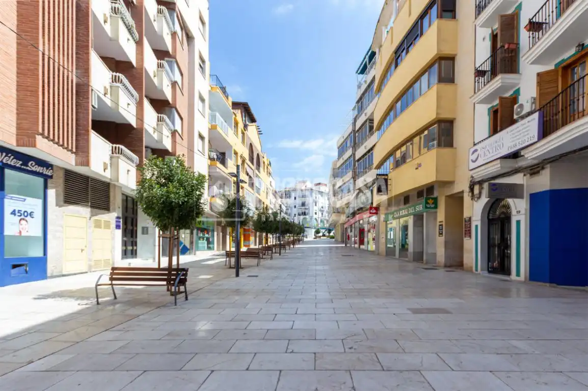 Vista exterior de Pis en venda en Vélez-Málaga amb Aire condicionat