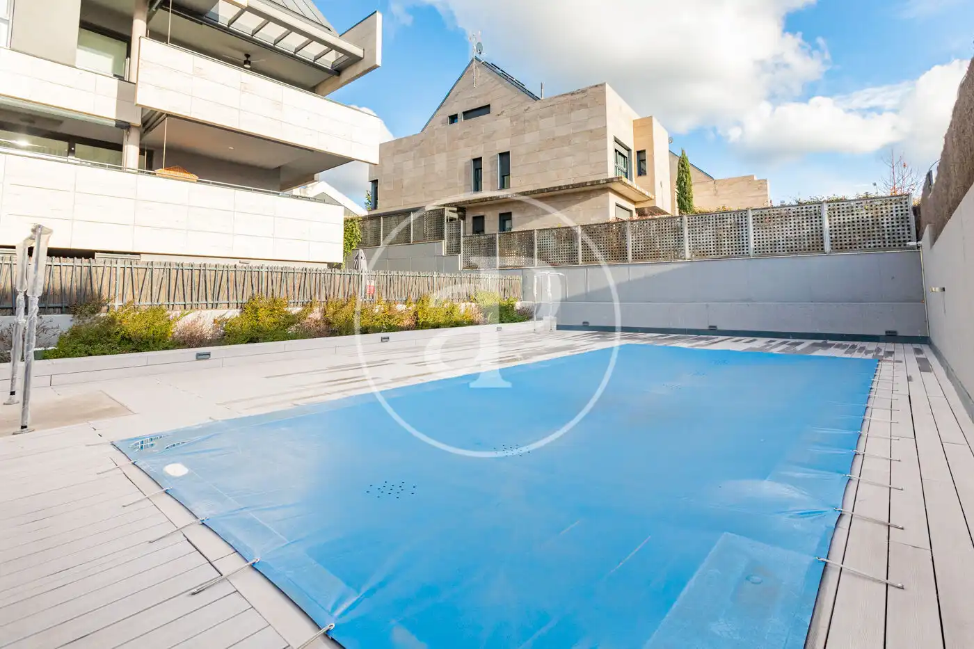 Piscina de Pis en venda en Pozuelo de Alarcón amb Aire condicionat, Calefacció i Jardí privat