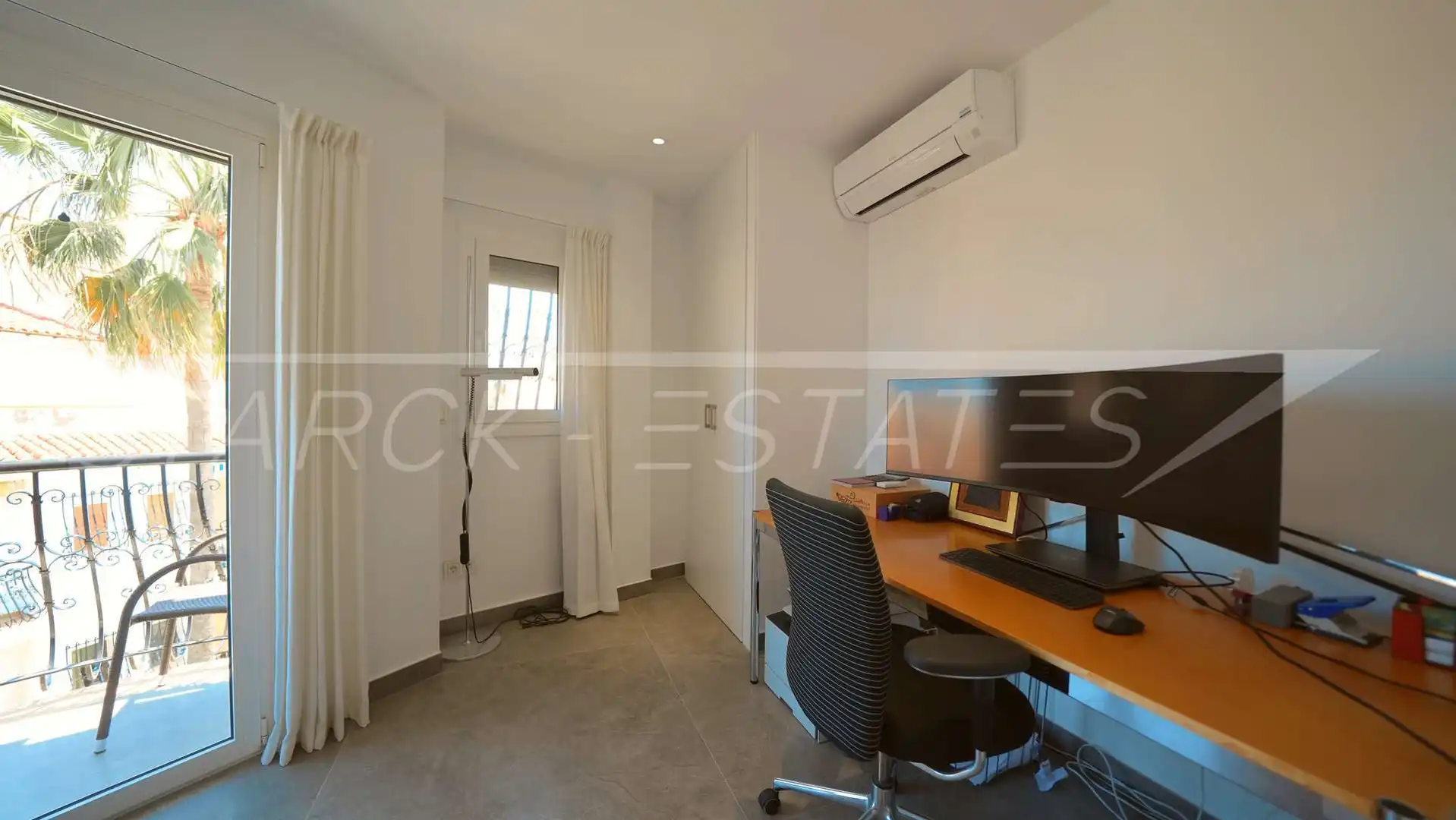 Habitación de Ático en venta en Dénia con Aire acondicionado, Jardín privado y Piscina