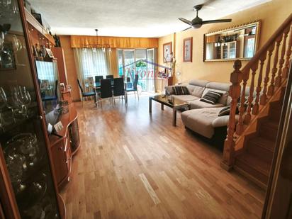 Living room of Single-family semi-detached for sale in  Madrid Capital  with Air Conditioner, Heating and Private garden