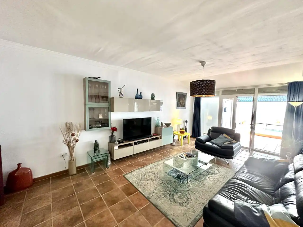 Sala de estar de Casa adosada en venta en Humilladero con Aire acondicionado, Terraza y Trastero