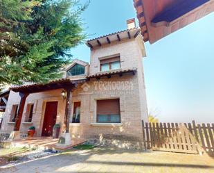 Vista exterior de Casa o xalet en venda en Guadalajara Capital