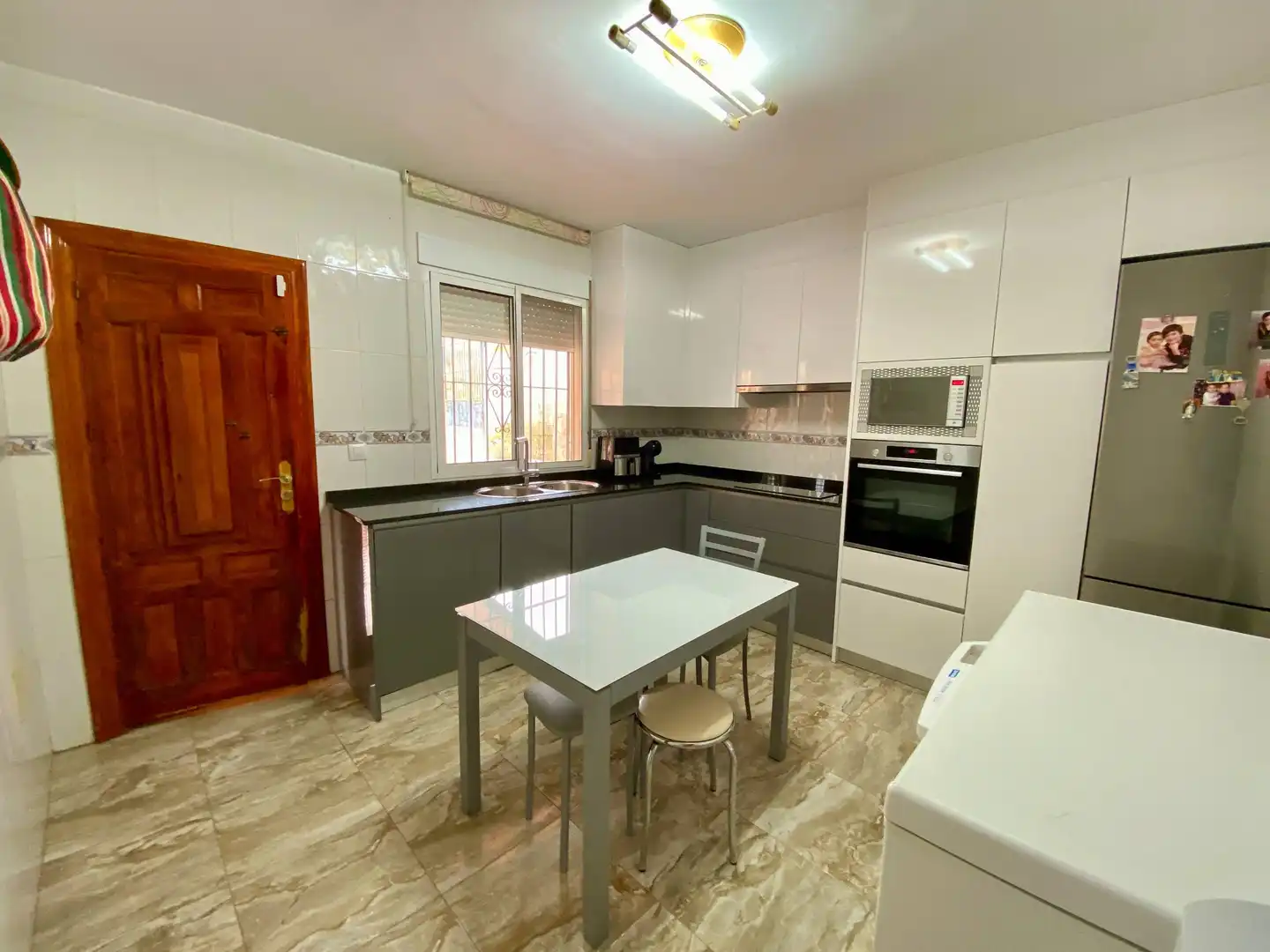 Cuina de Casa o xalet en venda en Cartagena amb Aire condicionat, Calefacció i Jardí privat