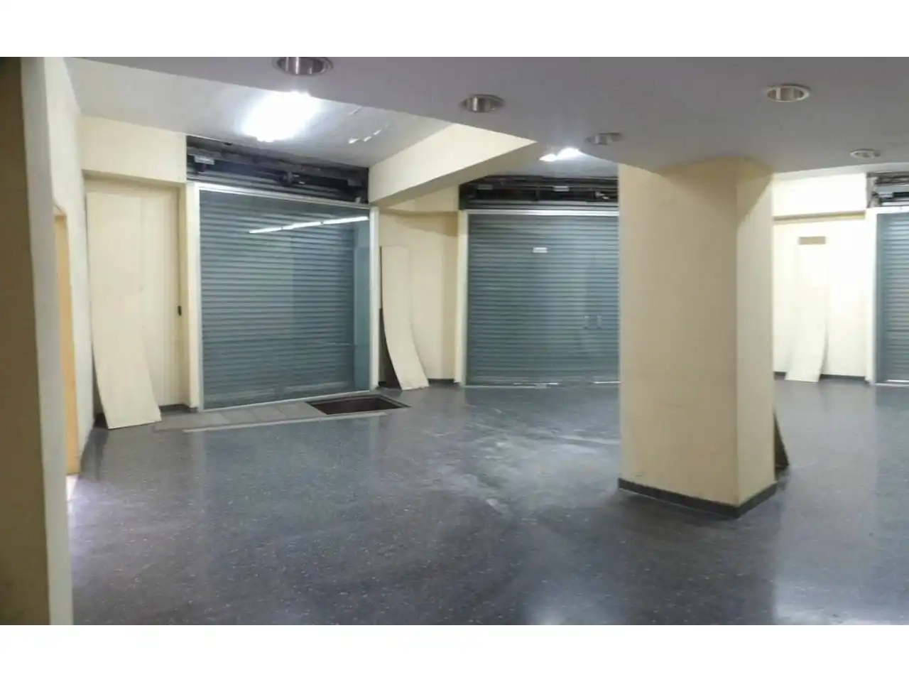 Local comercial en venta en Carrer Girona, imagen 2