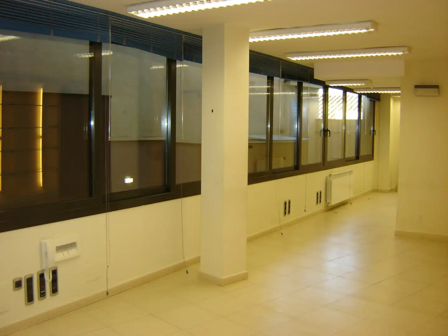 Oficina de alquiler en La Bisbal d'Empordà con Aire acondicionado y Calefacción