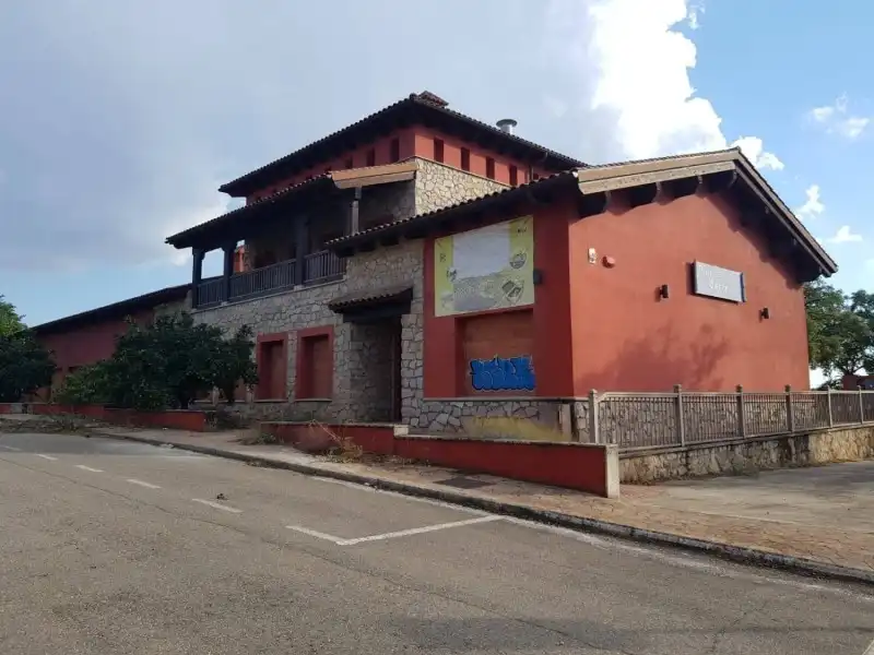 Local commercial à vendre à Santibáñez el Alto