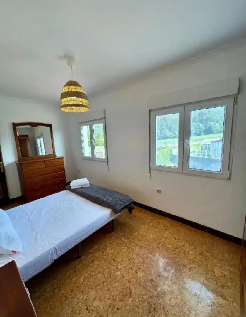 Schlafzimmer von Country house zur Miete in Cudillero mit Privatgarten, Abstellraum und Möbliert