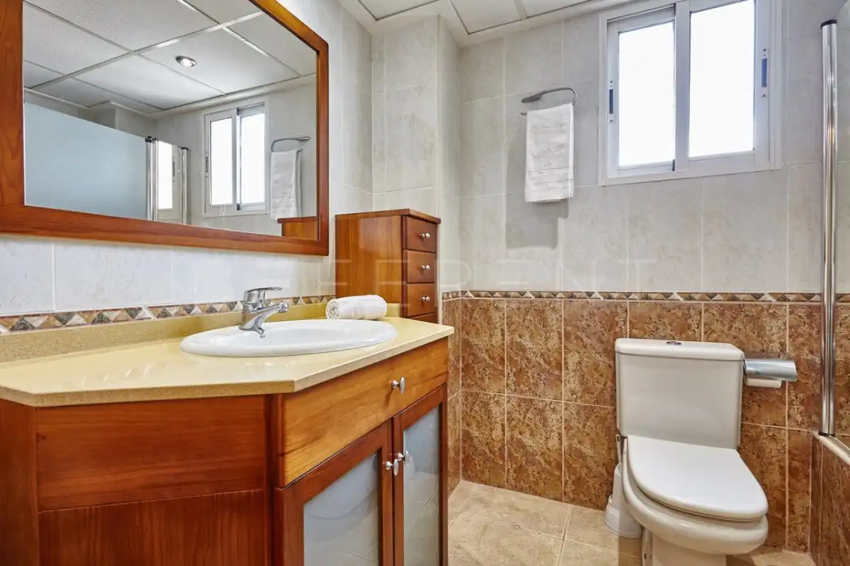 Bathroom of Apartments for rent in El Campello  with Air Conditioner, Heating and Private garden