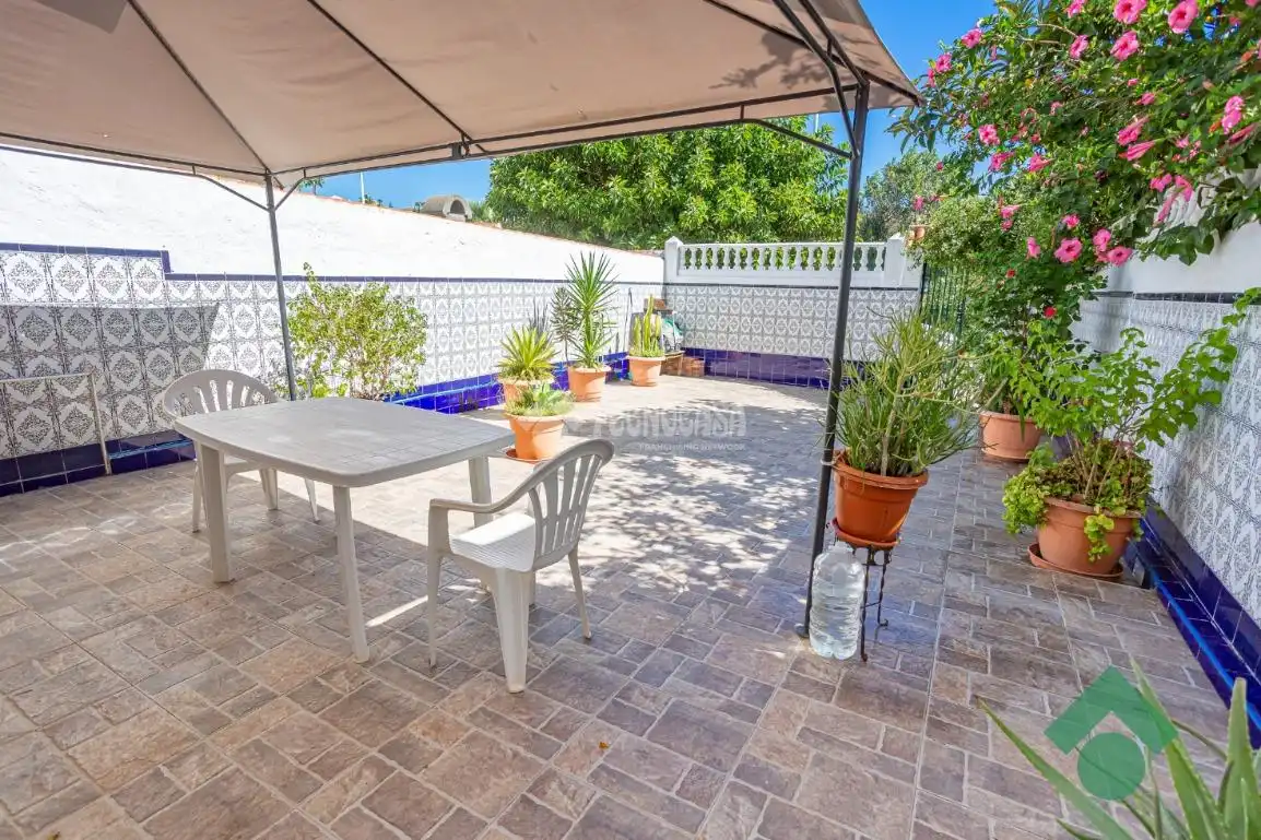 Terrace of Detached homes for sale in Algeciras
