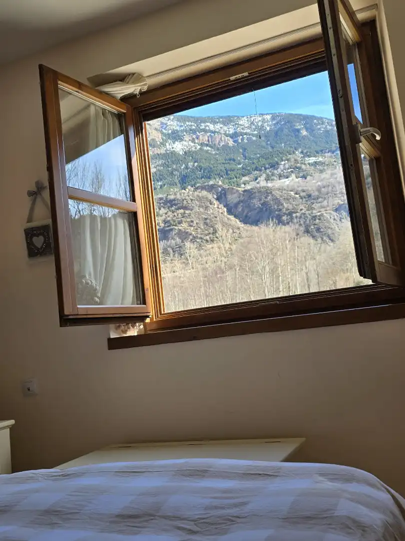 Habitación de Apartamento en venta en Benasque con Aire acondicionado, Calefacción y Amueblado