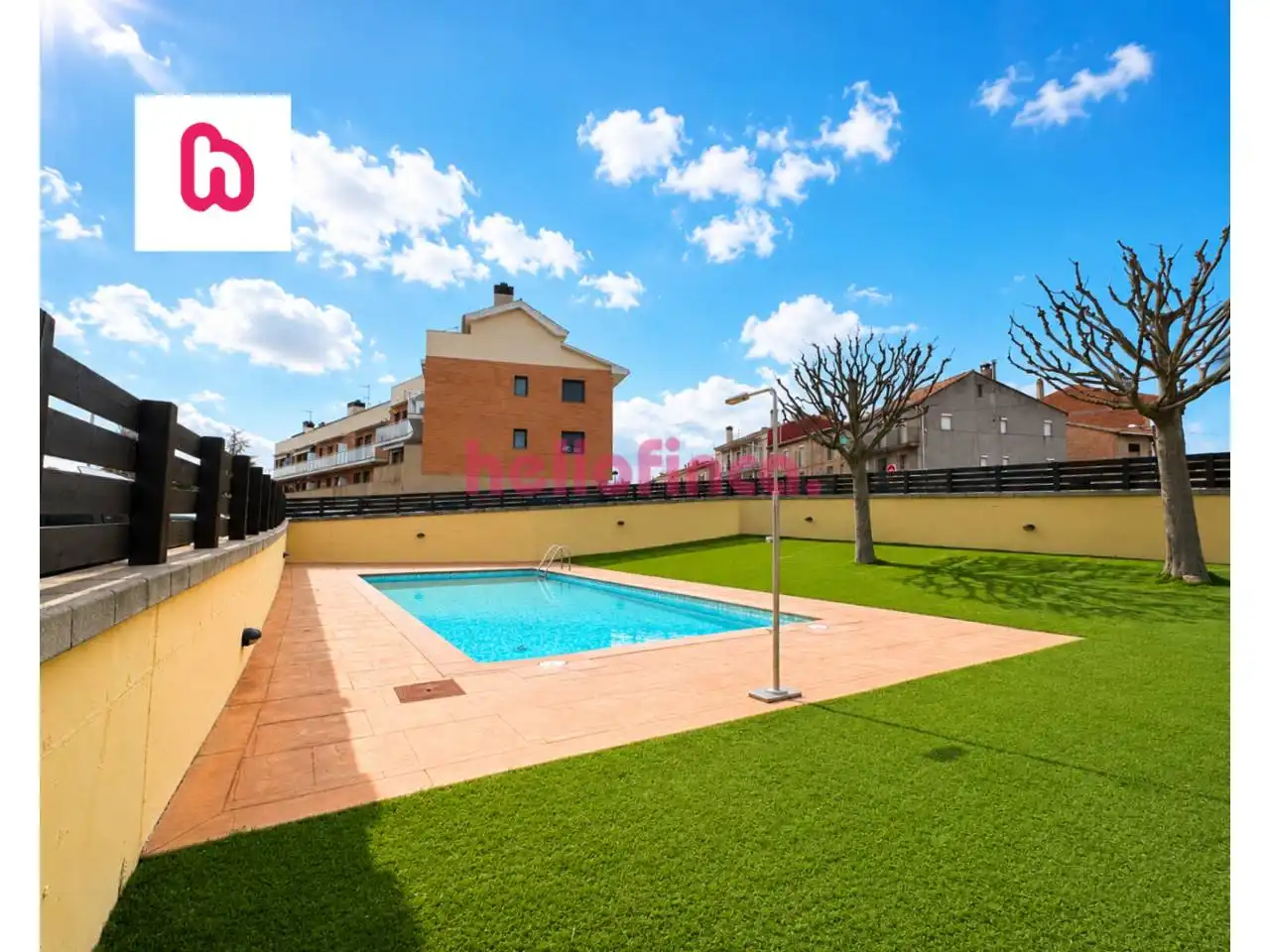 Piscina de Pis en venda en Gironella amb Calefacció, Parquet i Terrassa