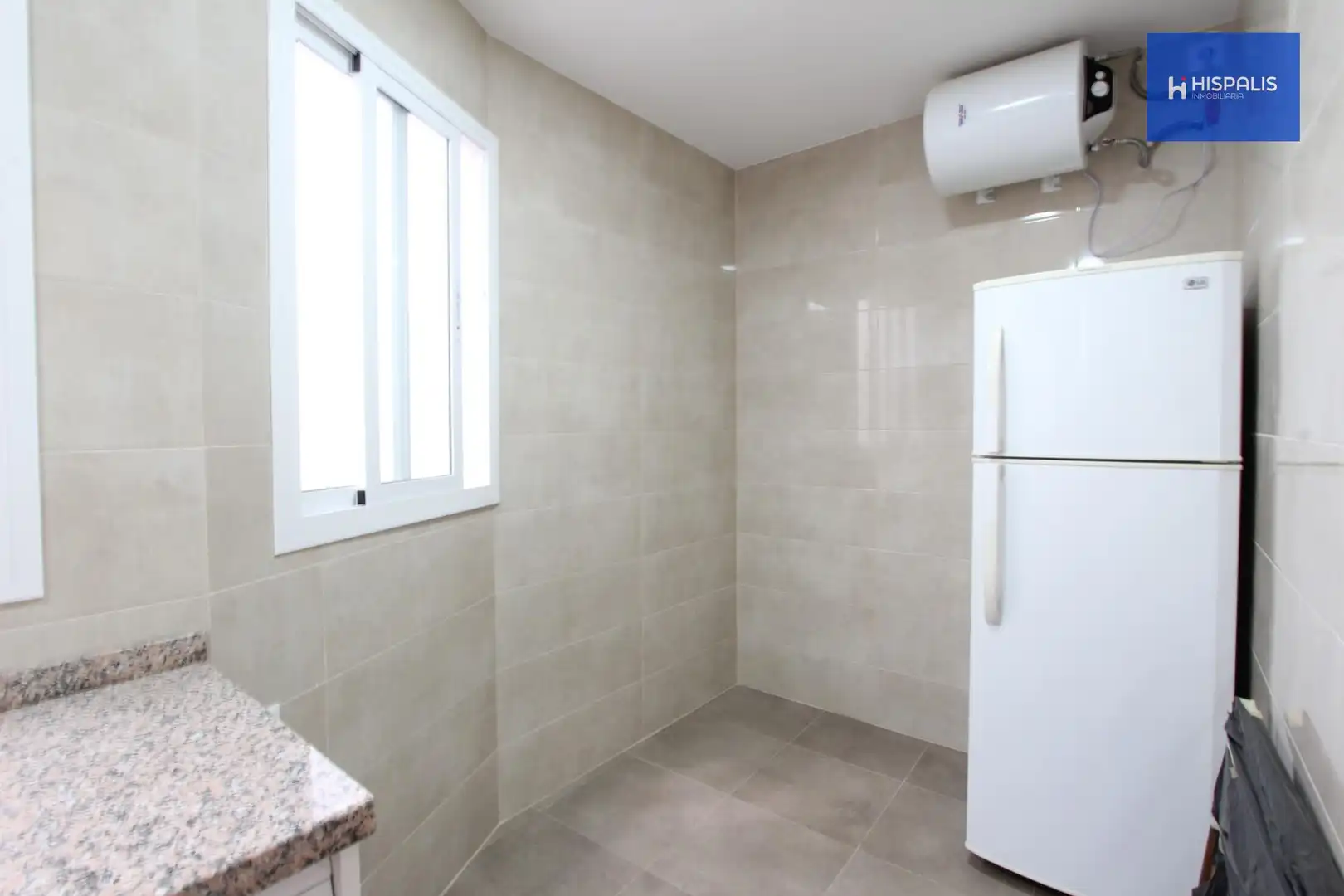 Kitchen of Ground floor for sale in Sevilla  with Air Conditioner and Heating