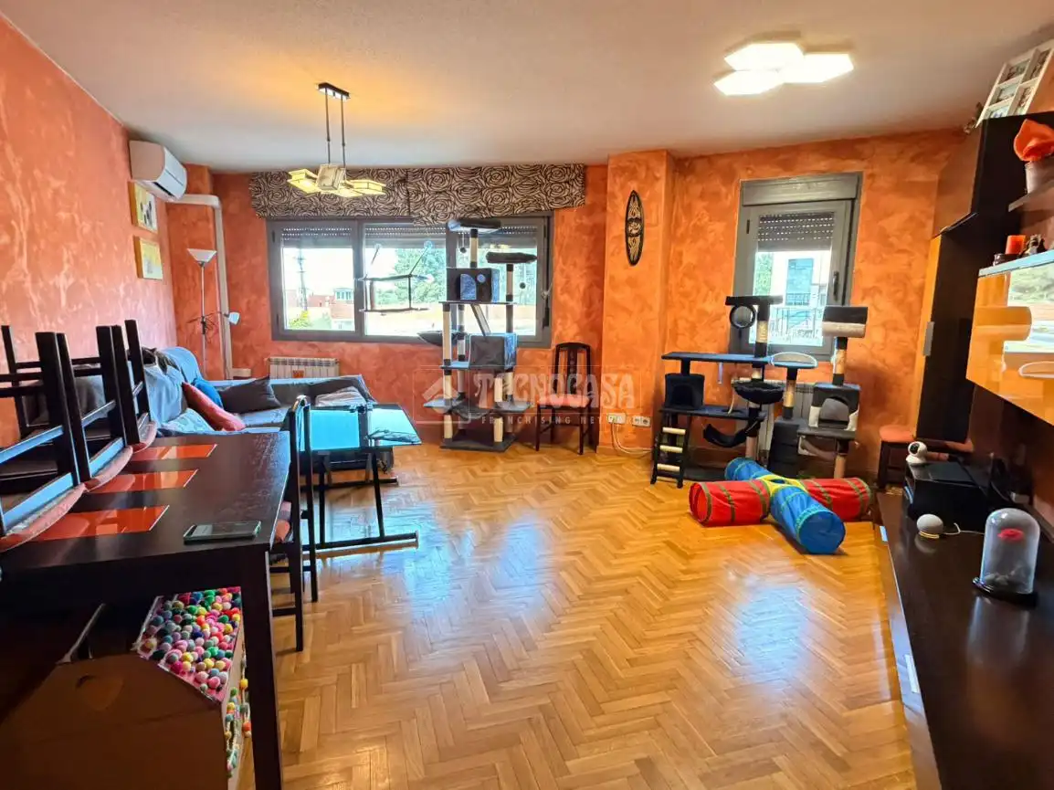 Living room of Flat for sale in Valdemoro  with Air Conditioner, Storage room and Community pool