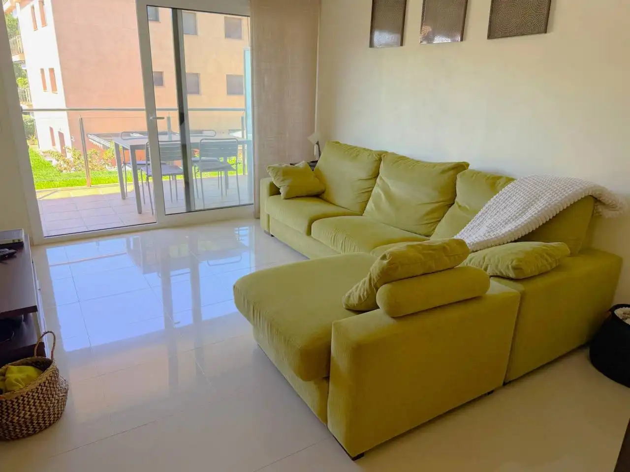 Wohnzimmer von Wohnungen zum Verkauf in Castell d'Aro, Platja d'Aro i s'Agaró mit Klimaanlage, Heizung und Terrasse