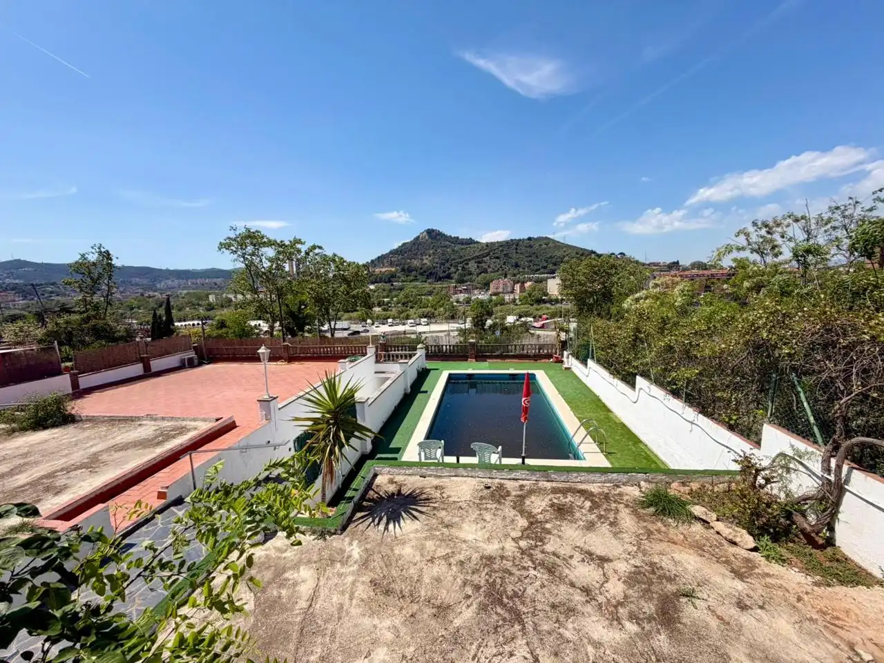 Piscina de Casa o xalet en venda en Montcada i Reixac amb Aire condicionat, Calefacció i Jardí privat