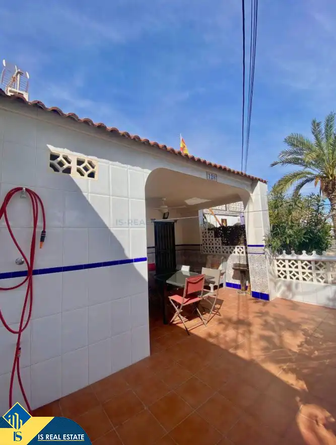 Casa amb piscina en venda a Zona Carrefour - Urbanizaciones, imagen 3