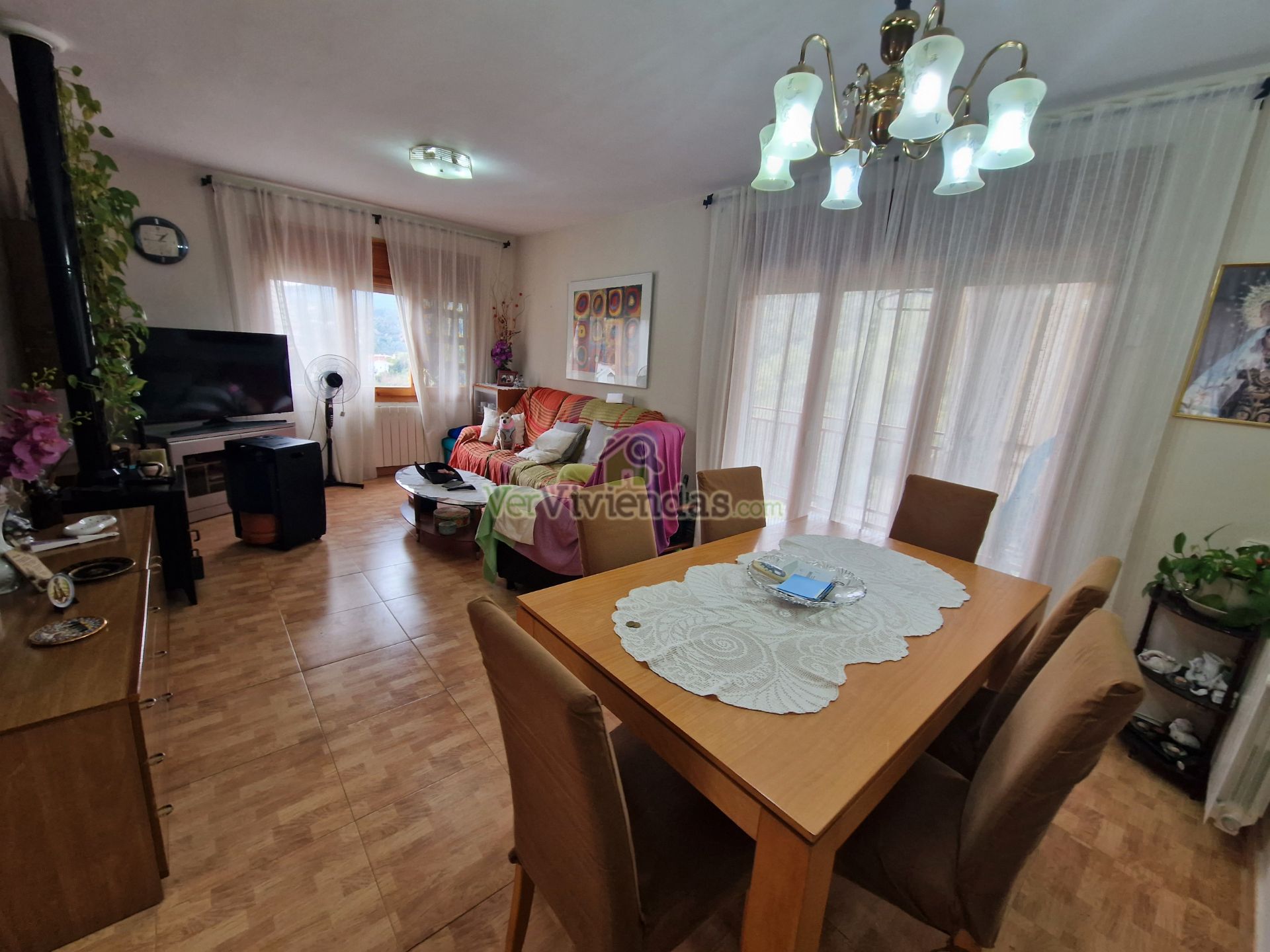 Sala d'estar de Casa o xalet en venda en Corbera de Llobregat amb Calefacció, Jardí privat i Terrassa