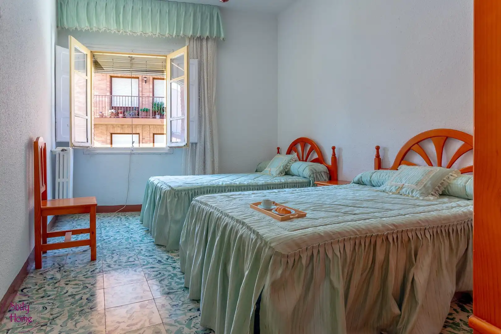 Dormitori de Casa o xalet en venda en Andorra (Teruel) amb Jardí privat, Traster i Moblat