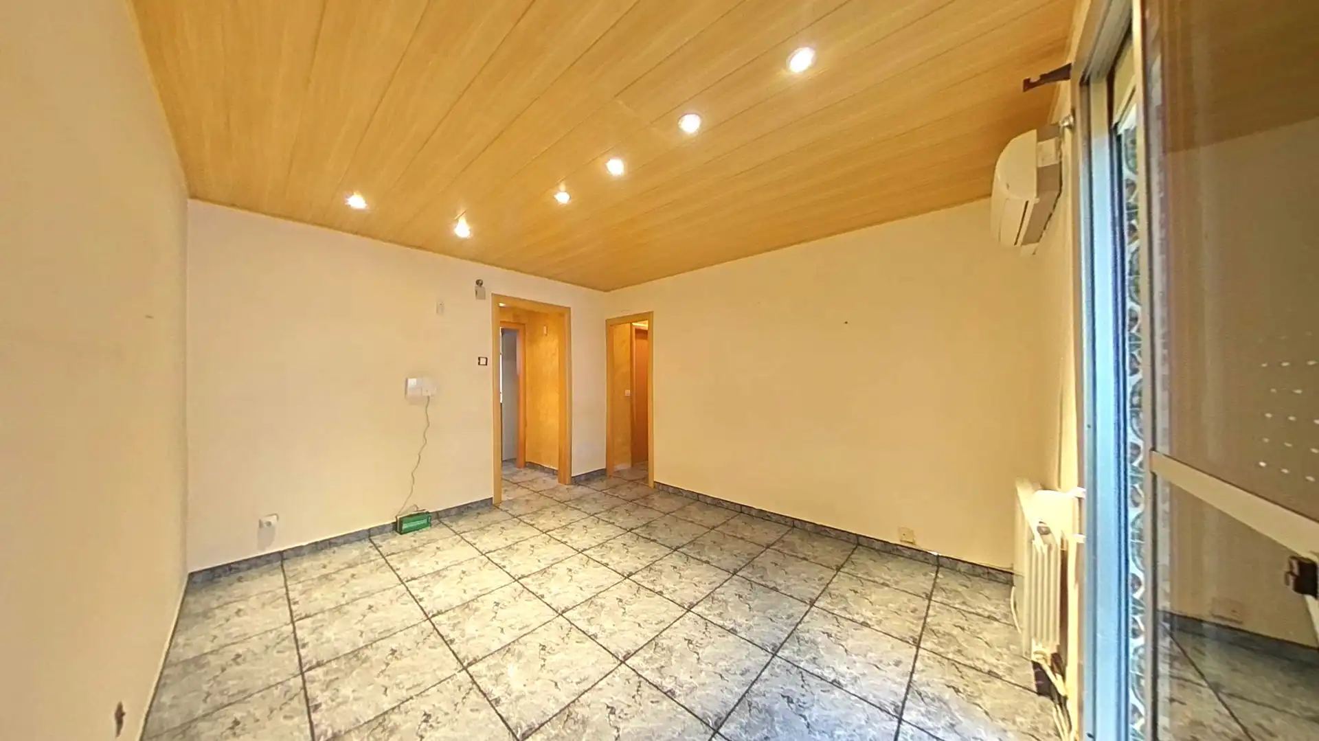 Piso en venta en Sabadell con Calefacción, Horno y Balcón