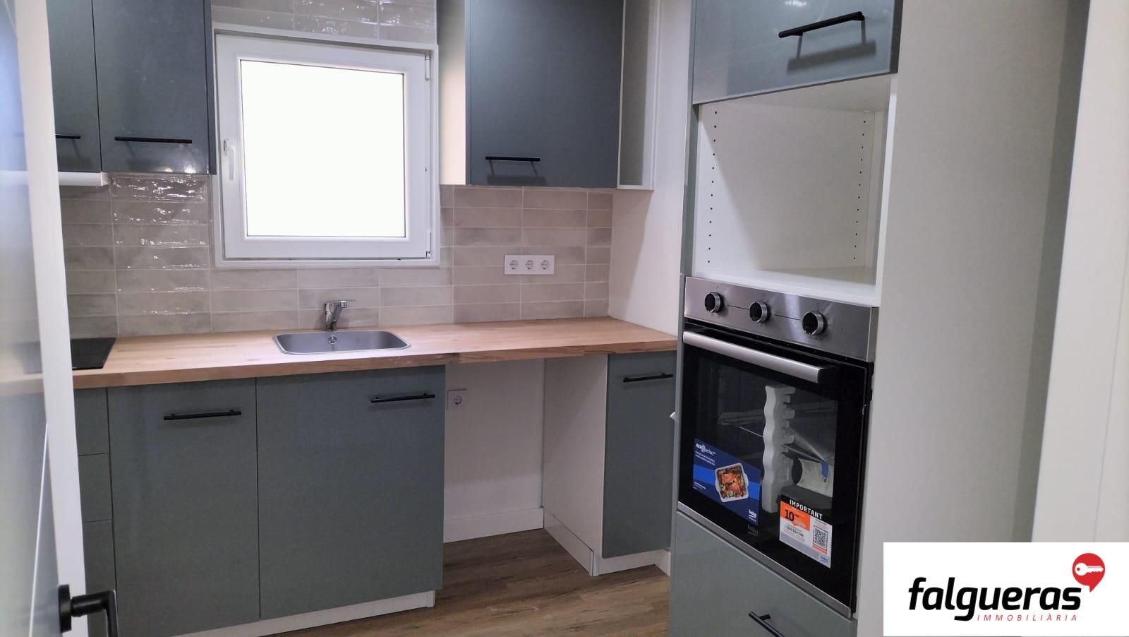 Kitchen of Flat for sale in Sabadell  with Heating and Oven