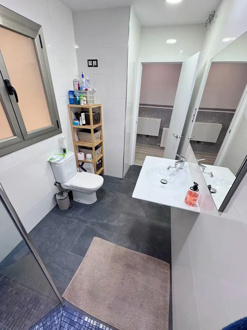 Baño de Dúplex en venta en Sabadell con Terraza, Trastero y Balcón