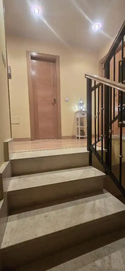 Casa adosada en venda a Calle Mayor, 28, La Robla