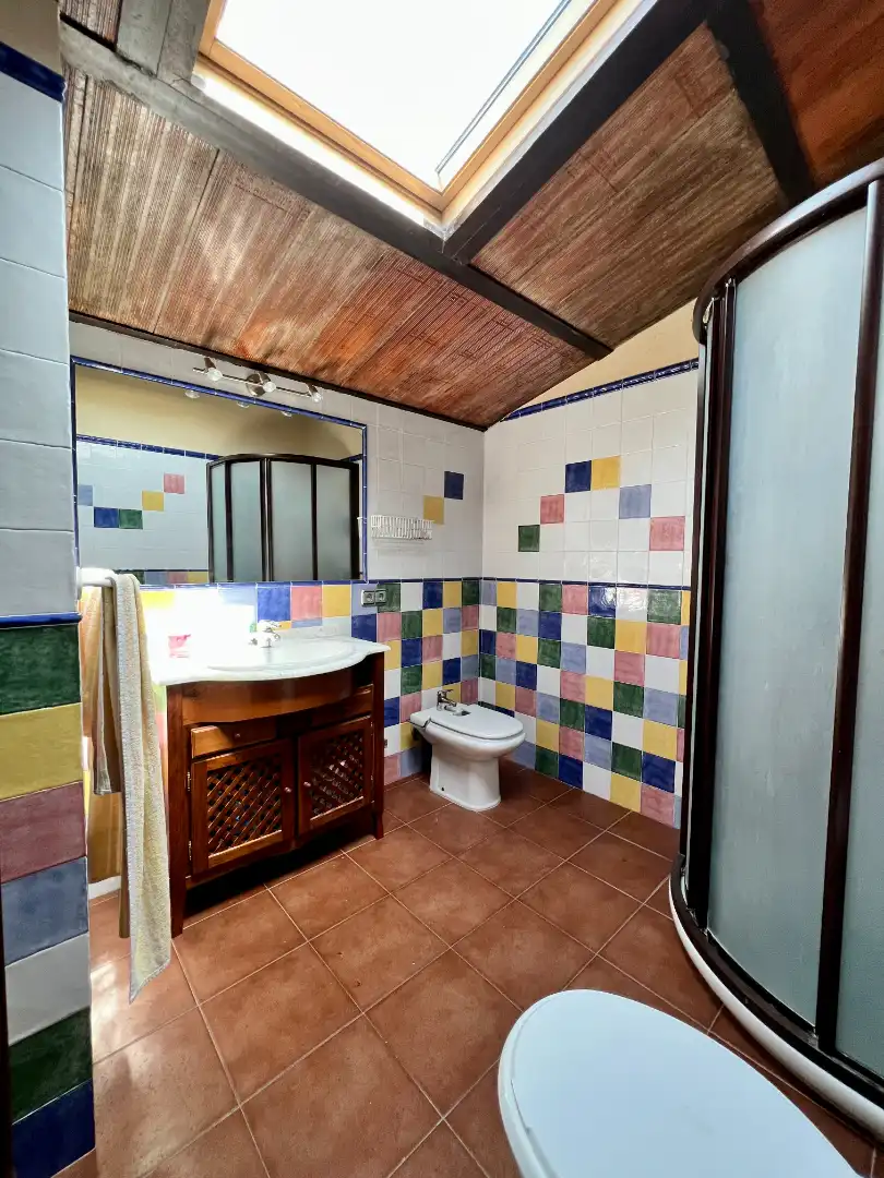 Baño de Casa o chalet en venta en Lora de Estepa con Jardín privado, Terraza y Piscina