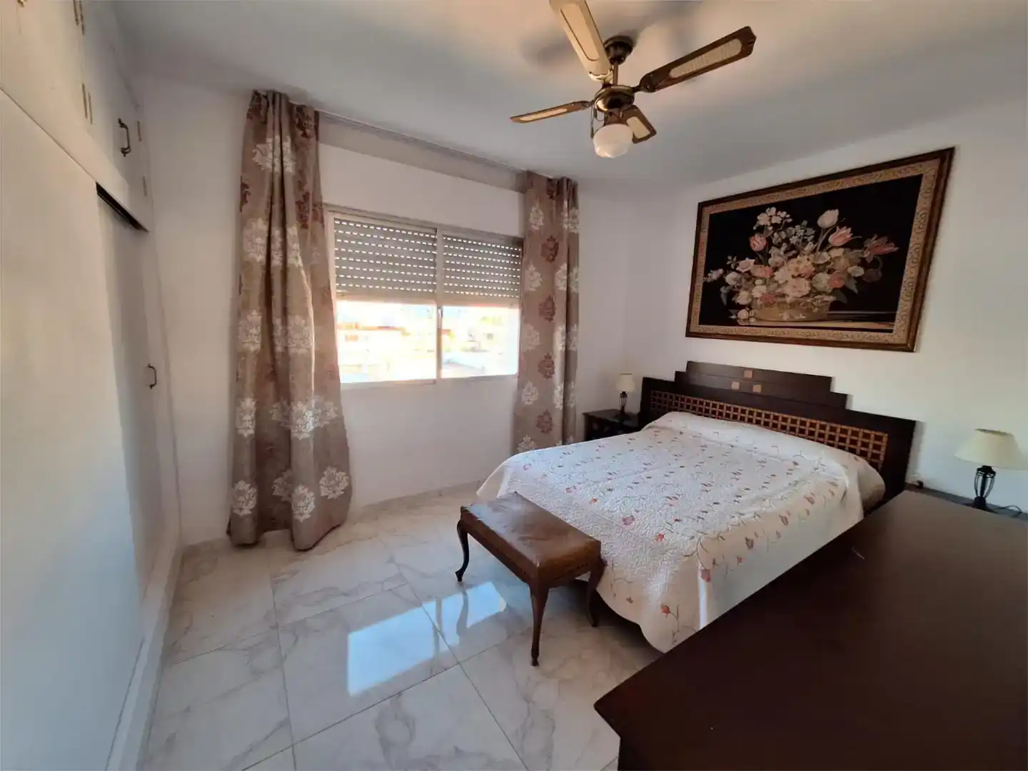 Dormitori de Apartament per a compartir en Estepona amb Moblat, Forn i Rentadora