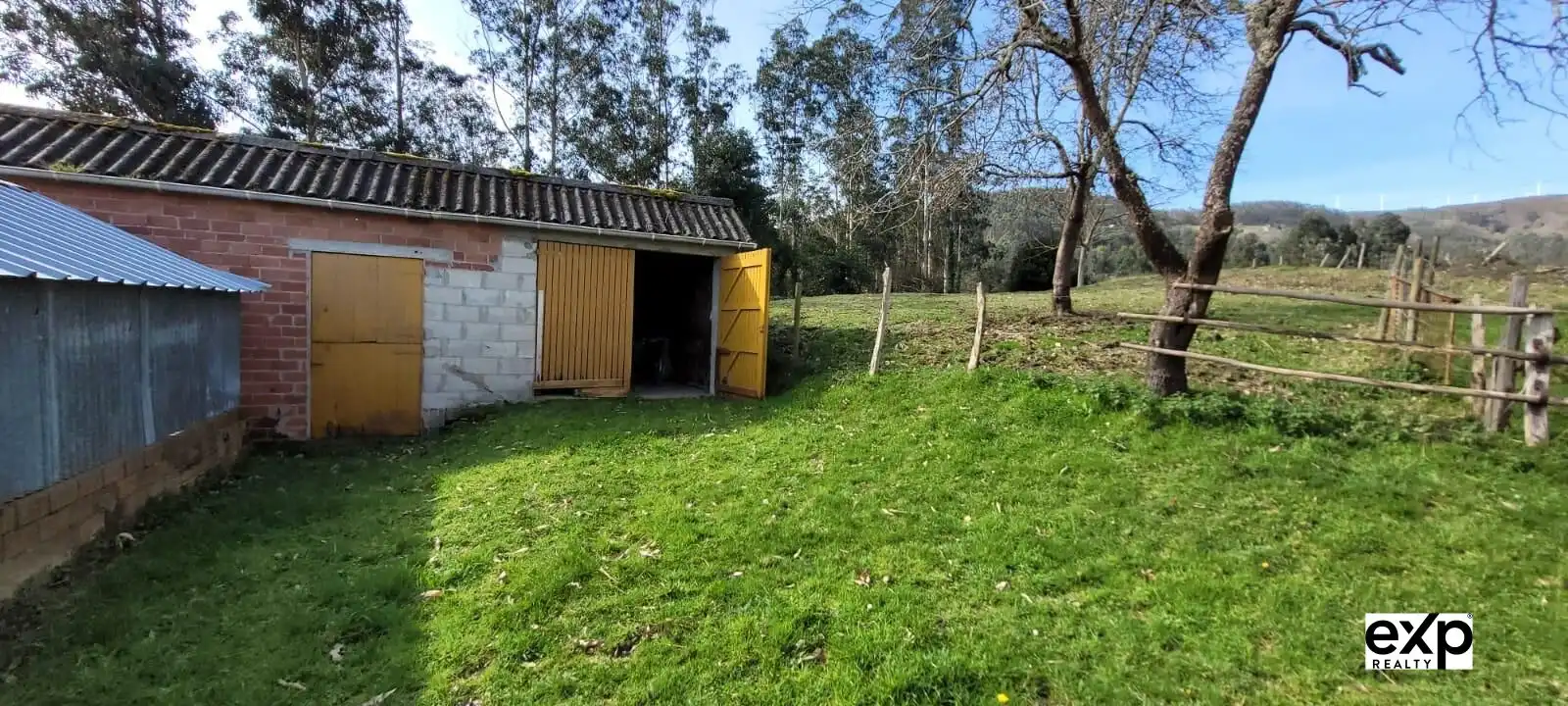 Garden of Detached homes for sale in O Valadouro    with Furnished