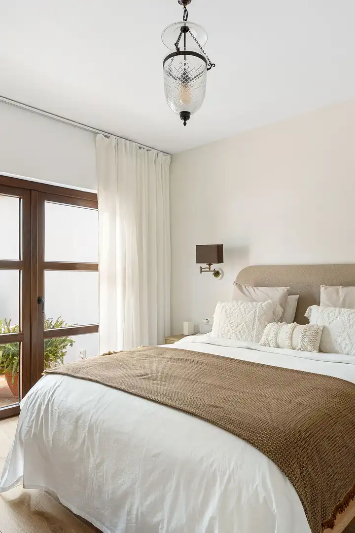 Habitación de Casa o chalet en venta en Estepona con Aire acondicionado, Jardín privado y Terraza