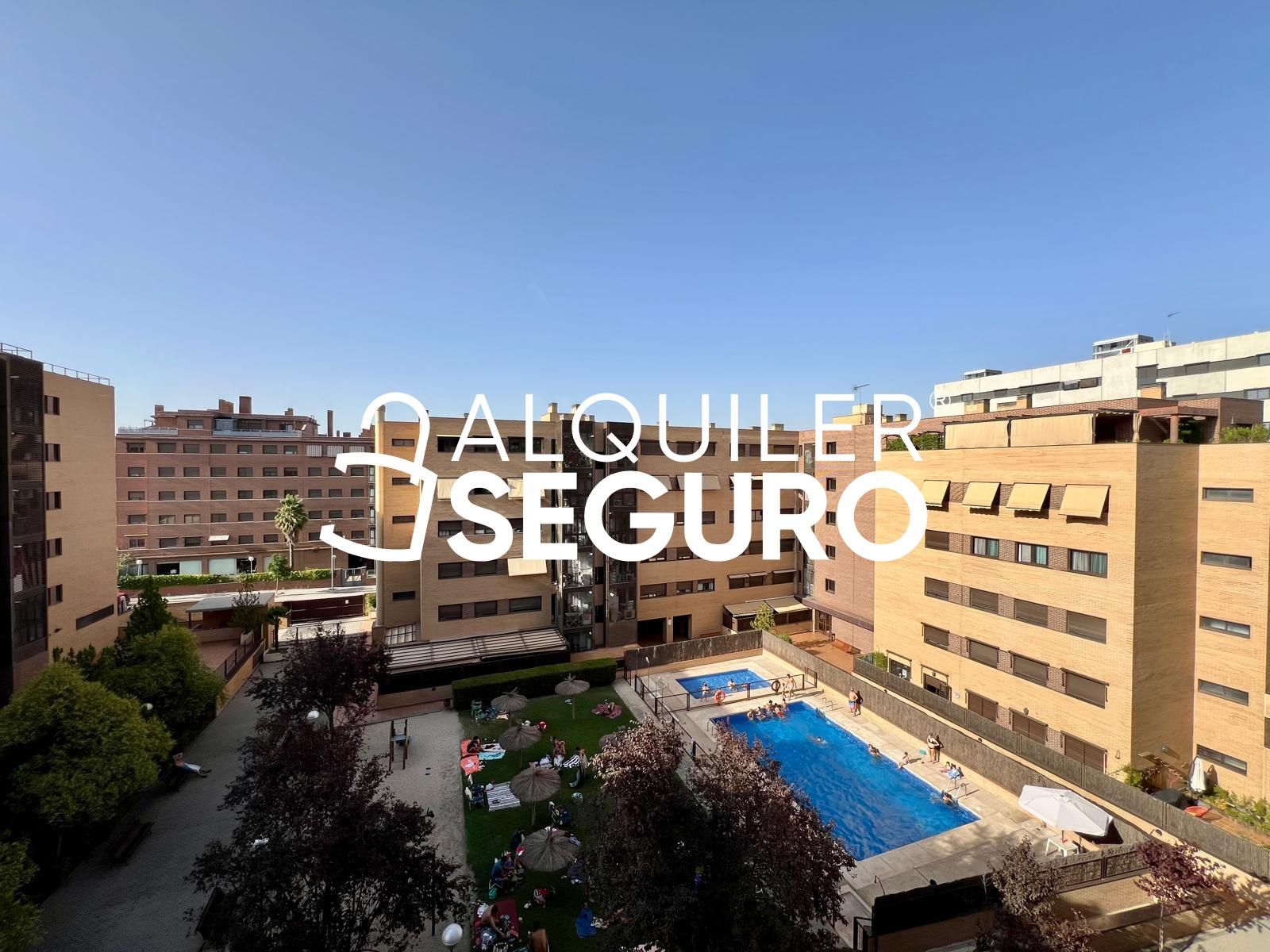Exterior view of Flat to rent in  Madrid Capital  with Air Conditioner, Heating and Storage room