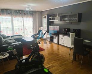 Sala d'estar de Dúplex en venda en San Cibrao das Viñas amb Calefacció, Traster i Moblat