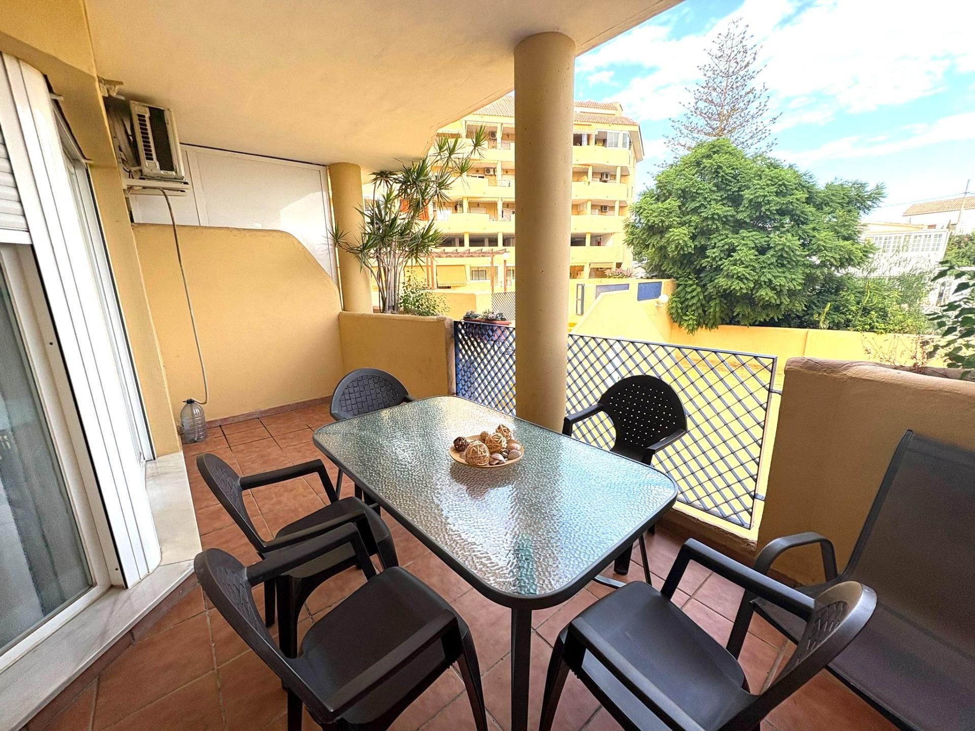 Terrassa de Planta baixa en venda en Fuengirola amb Jardí privat, Terrassa i Piscina comunitària