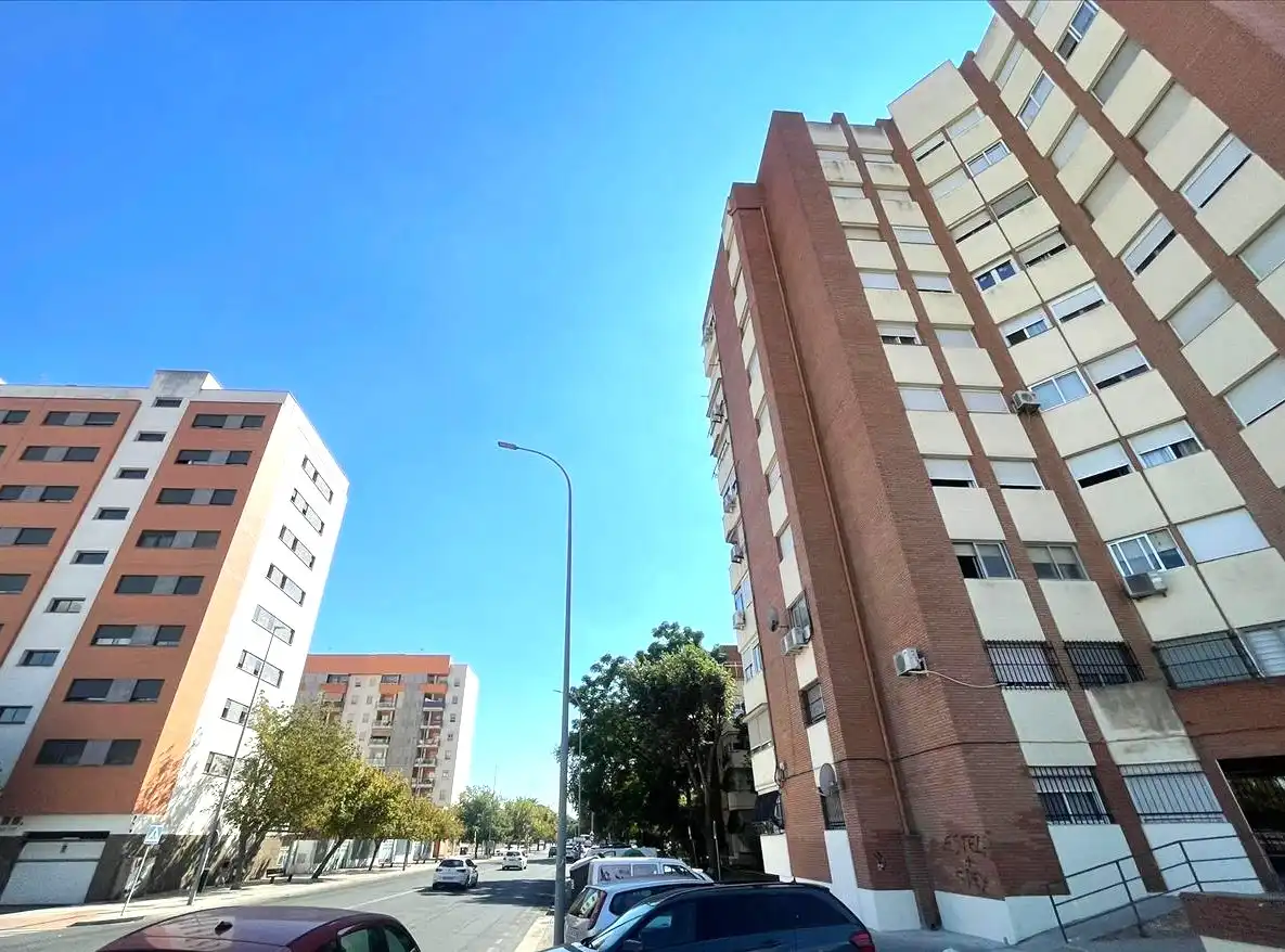 Vista exterior de Piso en venta en Huelva