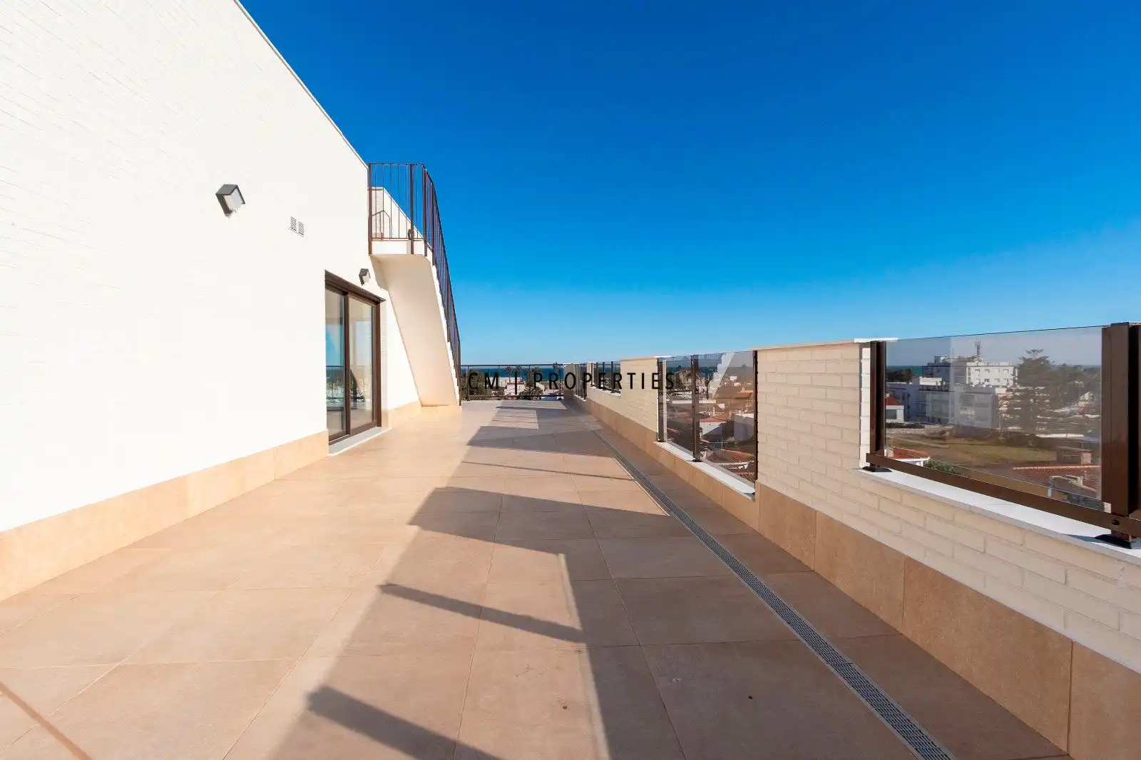 Terrace of Attic for rent in Sagunto / Sagunt  with Air Conditioner, Heating and Parquet flooring