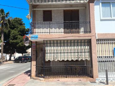 Casa amb balcó de lloguer a Lo Pagán